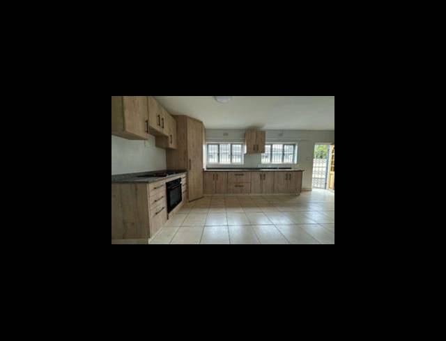 8 BEDROOM HOUSE FOR SALE IN BRACKENHAM
